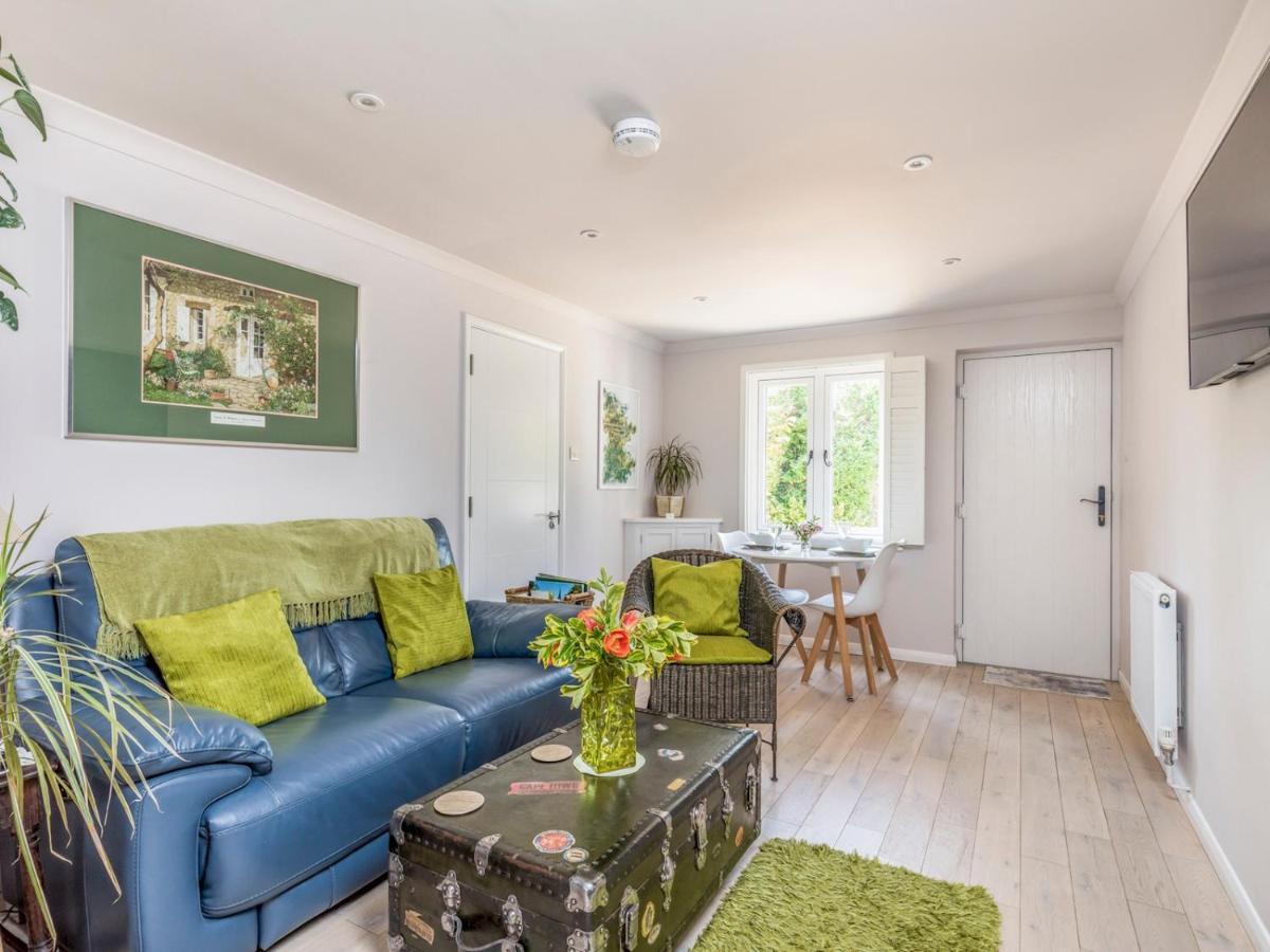 Pass The Keys Charming Apartment Attached To Thatched Cottage Chichester Eksteriør bilde