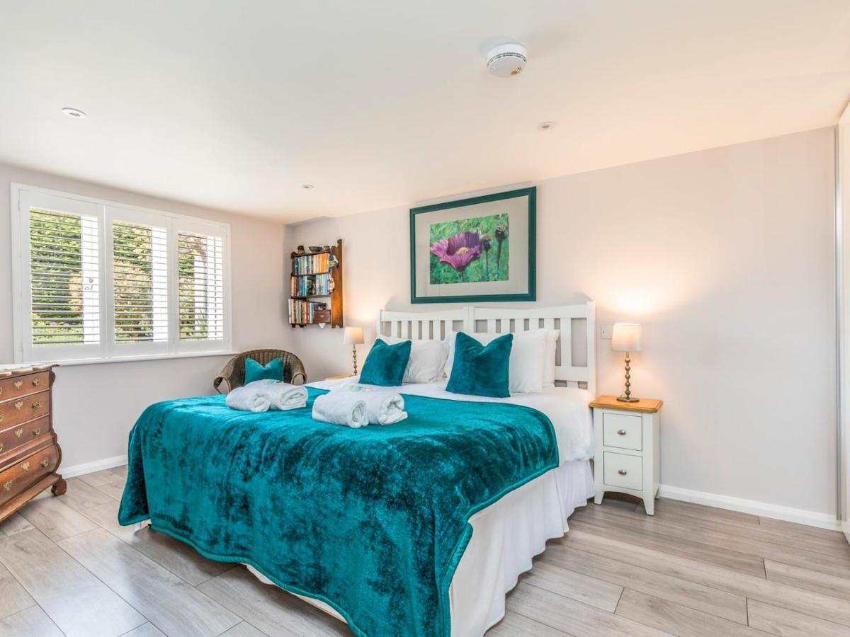 Pass The Keys Charming Apartment Attached To Thatched Cottage Chichester Eksteriør bilde