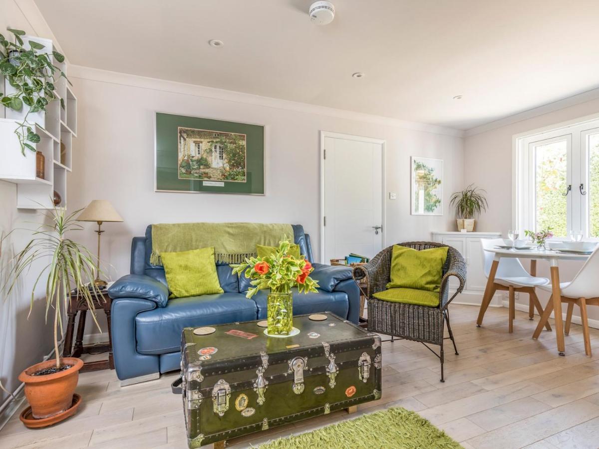 Pass The Keys Charming Apartment Attached To Thatched Cottage Chichester Eksteriør bilde