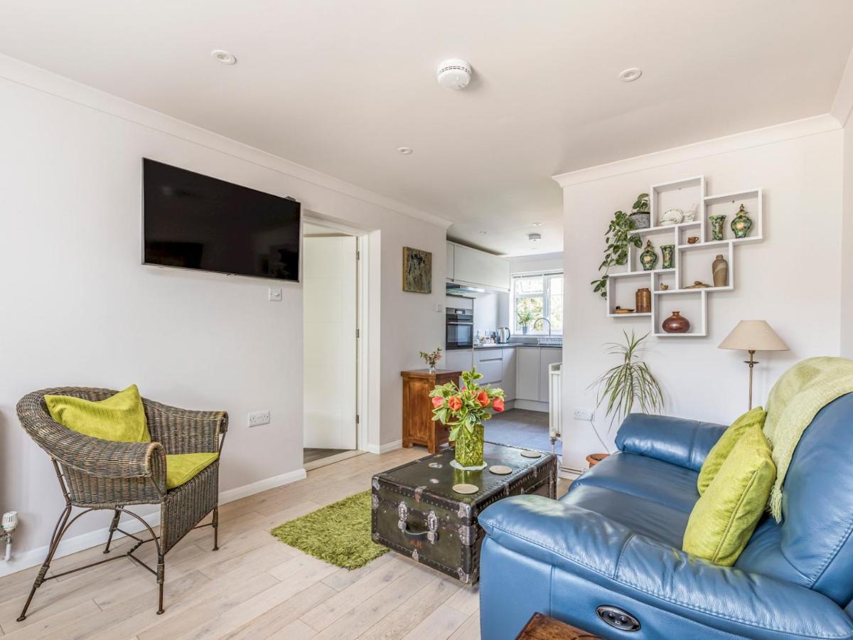 Pass The Keys Charming Apartment Attached To Thatched Cottage Chichester Eksteriør bilde