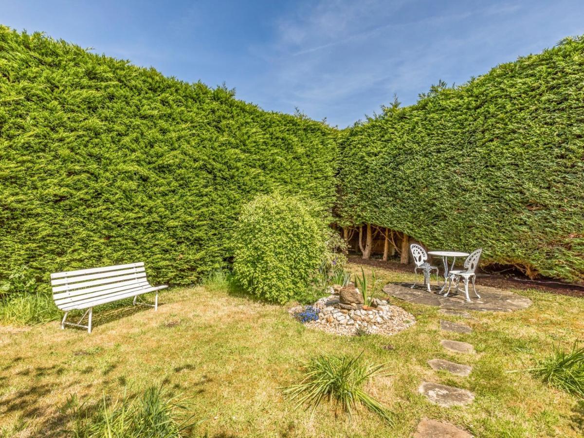 Pass The Keys Charming Apartment Attached To Thatched Cottage Chichester Eksteriør bilde