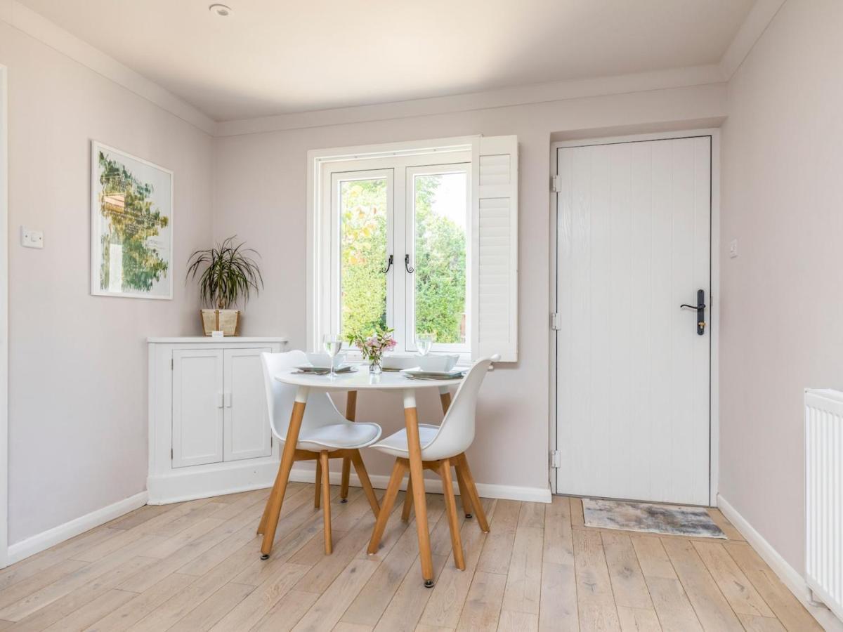 Pass The Keys Charming Apartment Attached To Thatched Cottage Chichester Eksteriør bilde