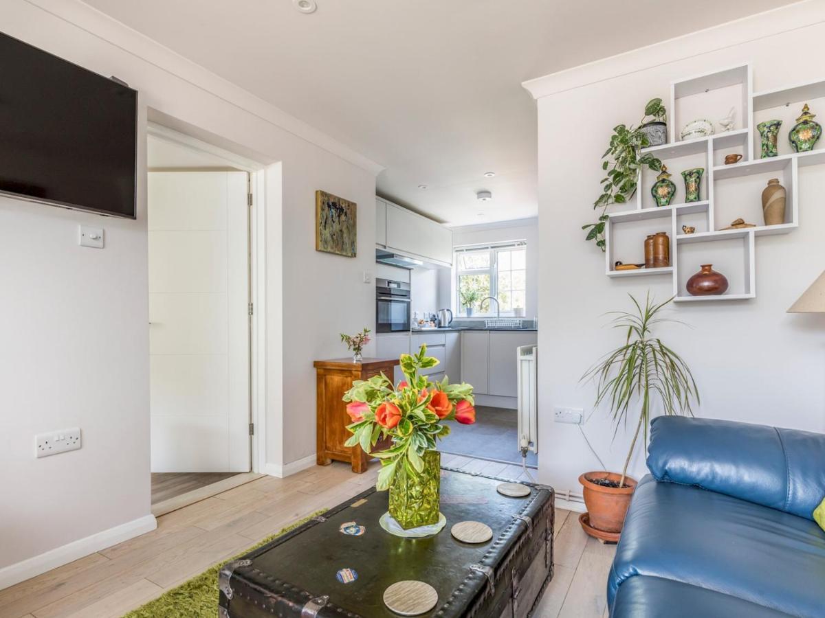 Pass The Keys Charming Apartment Attached To Thatched Cottage Chichester Eksteriør bilde
