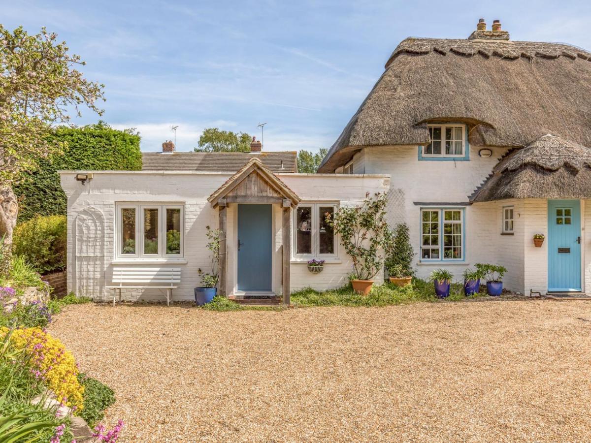 Pass The Keys Charming Apartment Attached To Thatched Cottage Chichester Eksteriør bilde