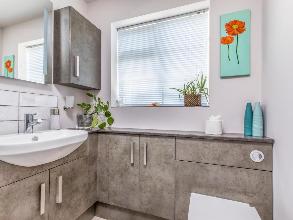 Pass The Keys Charming Apartment Attached To Thatched Cottage Chichester Eksteriør bilde