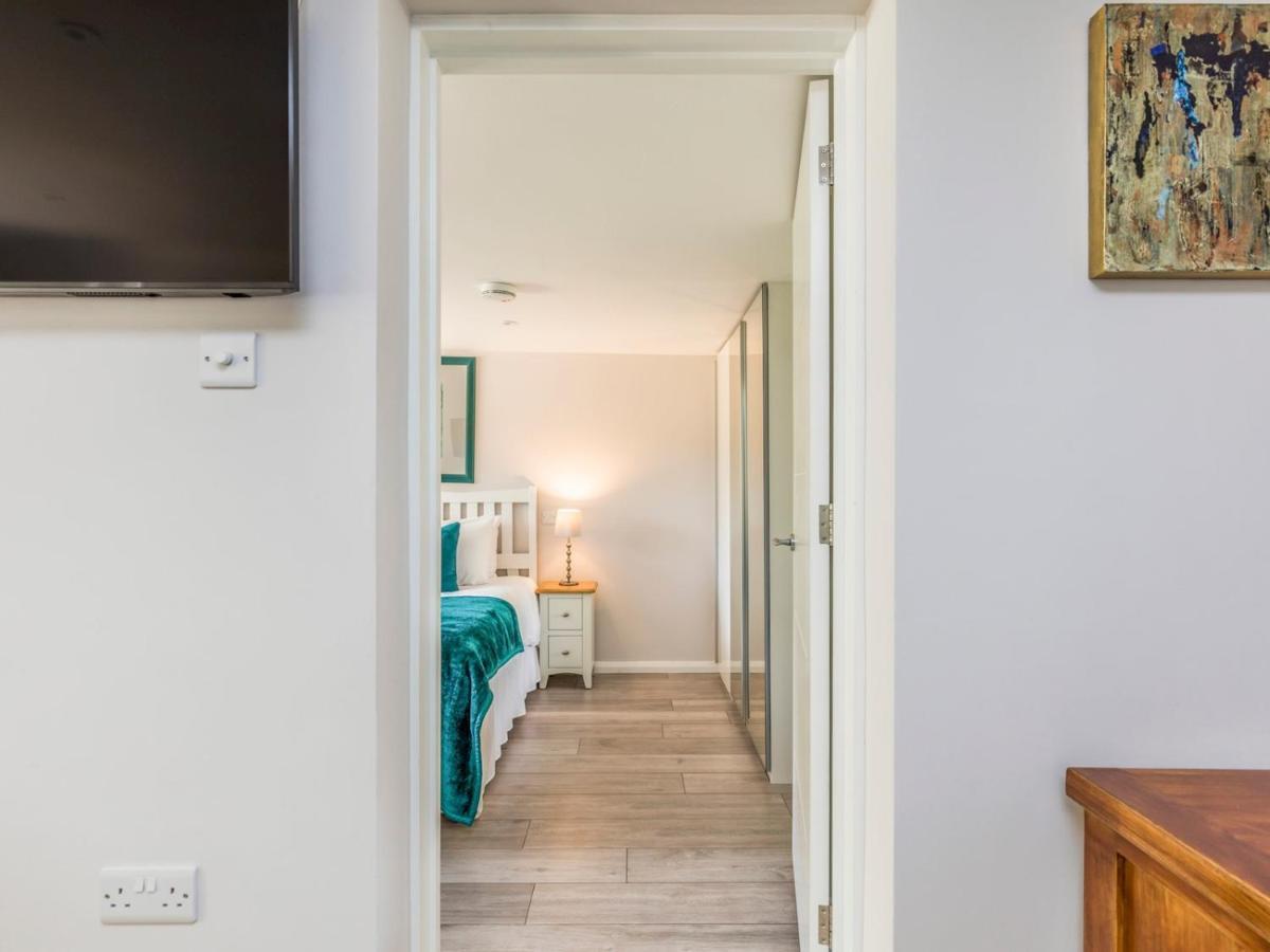 Pass The Keys Charming Apartment Attached To Thatched Cottage Chichester Eksteriør bilde